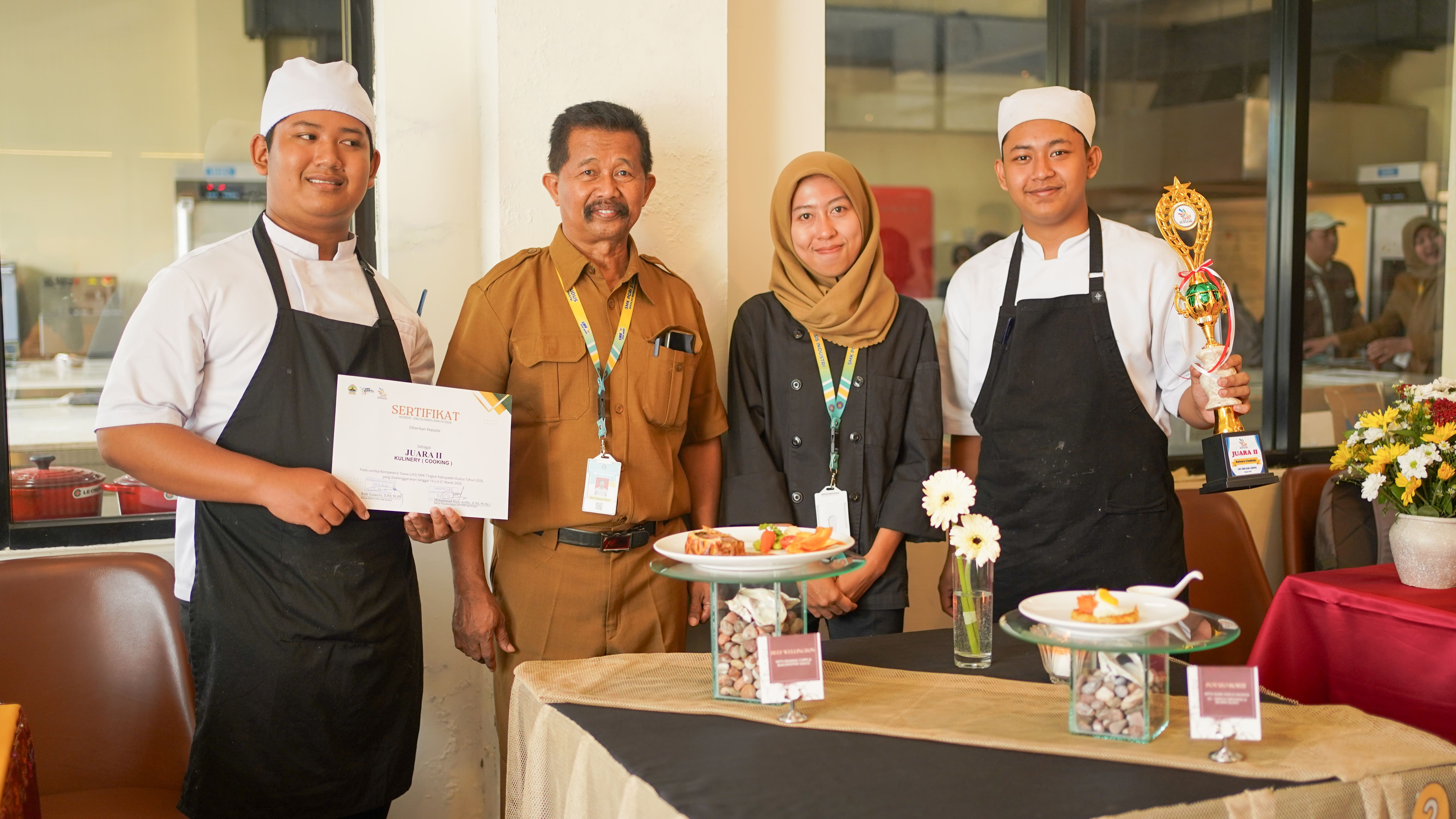 Juara 2 Lomba LKS Kab. Kudus Mata Lomba Cooking